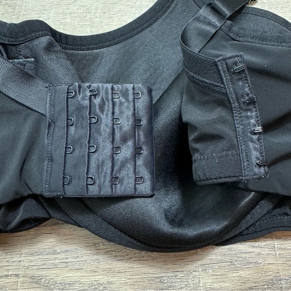 Torrid Mid Impact Underwire Black Sports Bra 46 DDD - Picture 5 of 9